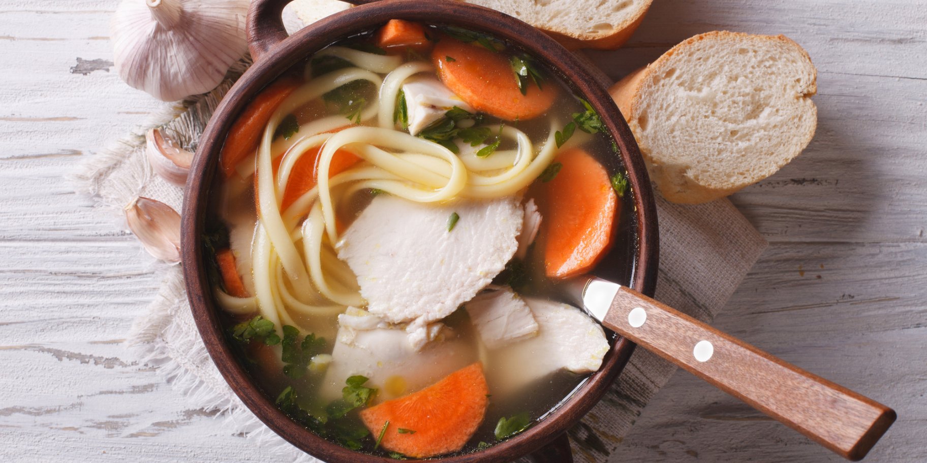 Zuppa di pollo e noodles: sicurezza alimentare e conservazione della vitamina C
